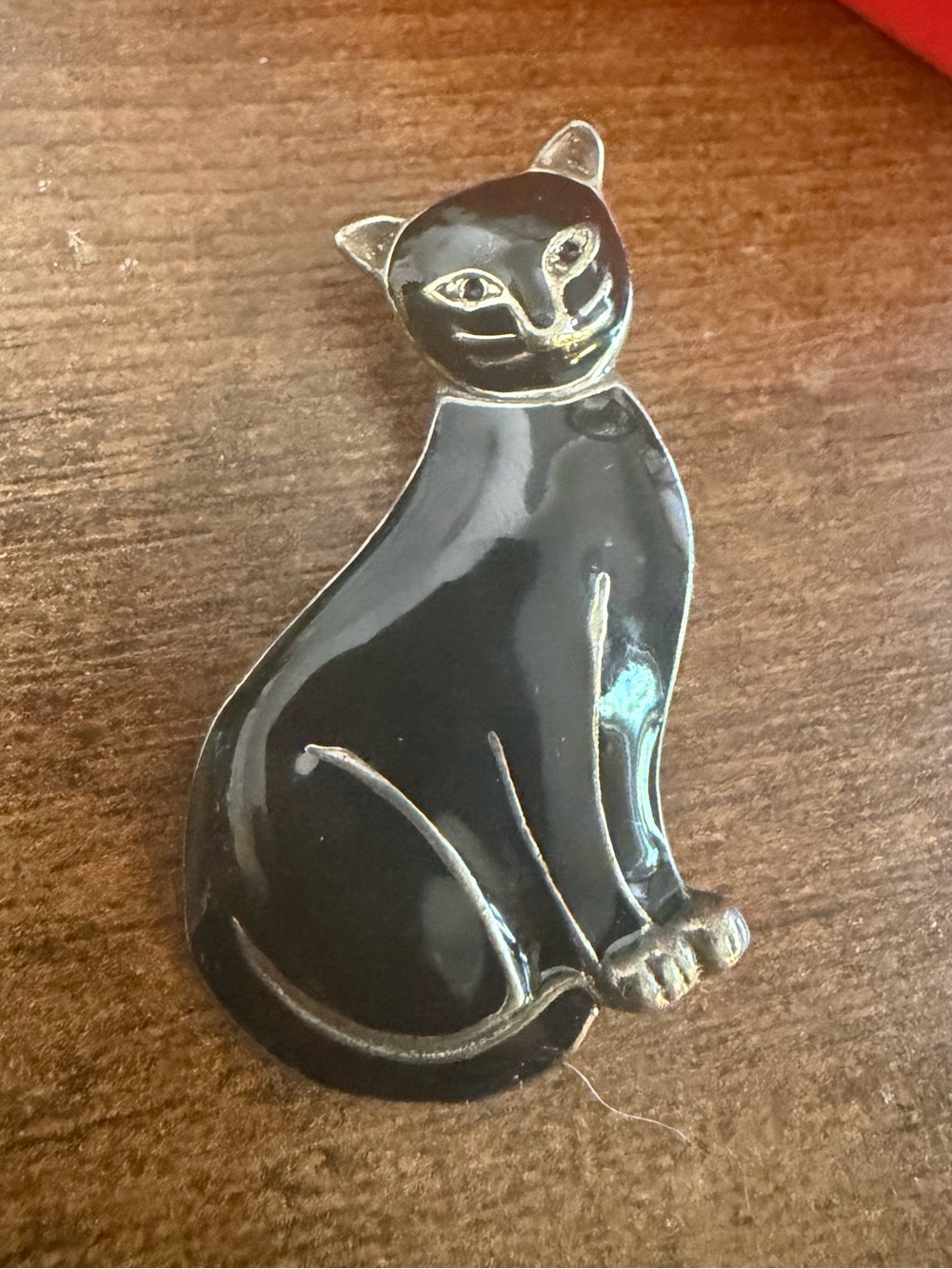 Black Cat Enamel Pin - Stylish Pet Accessory